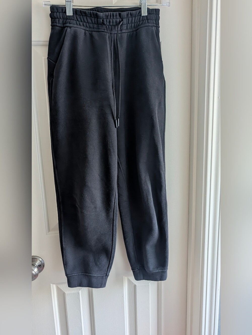 Lululemon Scuba Joggers Black Cropped Petite 7/8 Length Size 4 / S